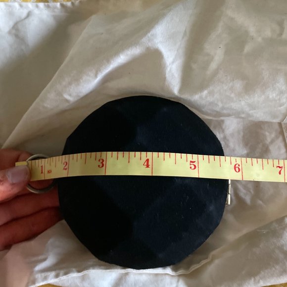 M ESSENTIAL Unique Hexagonal Clutch Purse - Picture 13 of 14